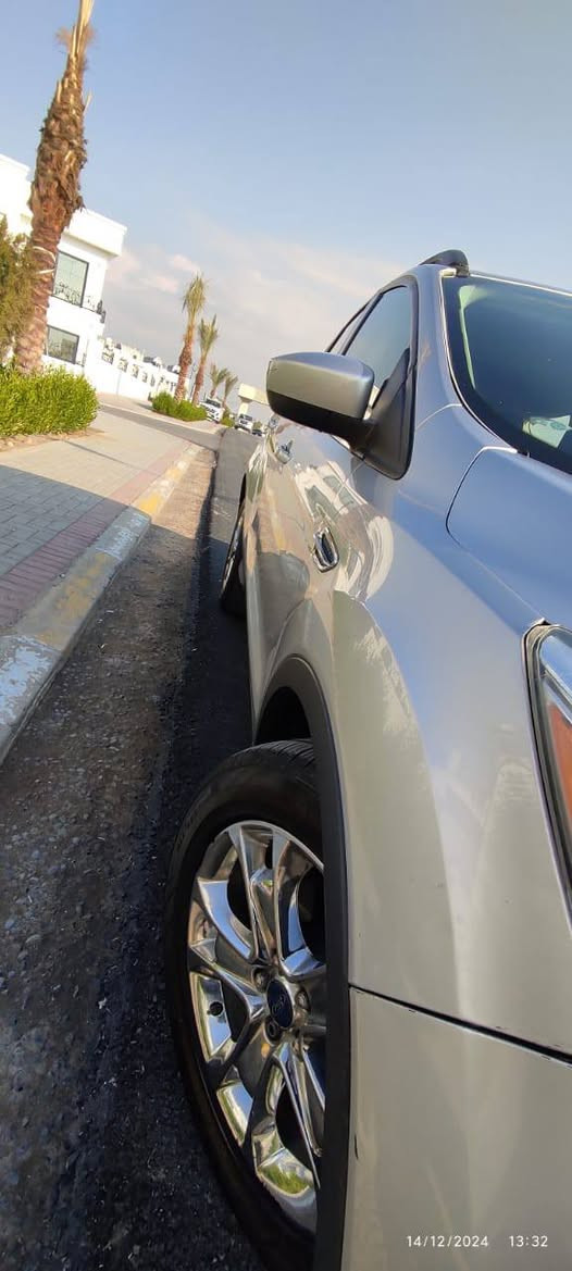 FORD ESCAPE 

موديل 2016
مواصفات SE
شاشه كبيره
ويل كب
حساسات 
كاميرا خلفيه 
الحادث البنيد و قبغ صندوق كلير
السياره مكفوله 
السعر المطلوب 9800$ بيها مجال بسيط
مكان السياره اربيل
***********
***********
