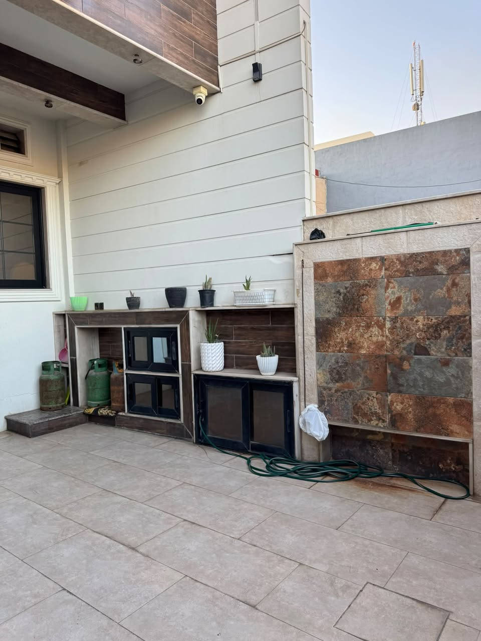 🏡 دار للبيع | فرصة مميزة في حي الرشيدية – القطاع الأول

إذا كنت تبحث عن منزل حديث بموقع هادئ ومناسب للعائلة، فهذه فرصة تستحق الاهتمام.

✅ تفاصيل العقار:
📍 الموقع: الرشيدية – القطاع الأول
📜 السند: طابو
📐 المساحة: 170 م²
📏 الواجهة: 8.5 م
🏠 بناء حديث
🏡 بناء سكني بالكامل وليس تجارياً
✨ جاهز للسكن ومناسب للعوائل الباحثة عن الراحة والجودة.

📞 للتواصل 
***********
***********

📩 تواصل معنا الآن لمعرفة المزيد من التفاصيل وترتيب موعد للمعاينة.
