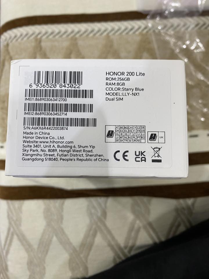 سلام عليكم للبيع للبيع 
هونر 200 lite  ذاكره 256 رام 8 
MediaTek Dimensity 6080 معالج

الشاشة: 6.7 إنچ
 • النوع: AMOLED
 • الدقة: 2412×1080 (FHD+)
 • معدل التحديث: 90Hz
 • ألوان قوية وشكل حلو ونحيف (حوالي 6.8 ملم) 

 • 108 ميغابكسل (الرئيسية)
 • 5 ميغابكسل (واسعة/عمق)
 • 2 ميغابكسل (ماكرو)
 • الأمامية: 50 ميغابكسل
 • تصوير الفيديو: 1080p

📌 الكاميرا قوية بالتصوير خصوصاً البورتريه
يدعم الشحن السريع 35 واط 
يدعم ميزه ال5G يعني نت سريع 
دبل شريحه 

جهاز جديد بجيس طك الباكيت فتحته بس صورته ورجعته حته ما مختار الغه بي ضمان سنة كامله من شركه الجبال 
ببجي 60 فريم 

سعر 230 وبي مجال للشراي  مكاني النجف الاشرف الي يريده يراسلني واتساب او يعلق وادخله خاص هذا رقمي ***********
