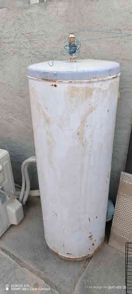 للبيع سخانات عدد ٢ حجم كبير سعر ٦٠ ووسط ٤٠
صوبة ياباني نظيفة السعر ٥٠ ساحبه سعر ٤٠  مكان القادسية الاتصال ***********
