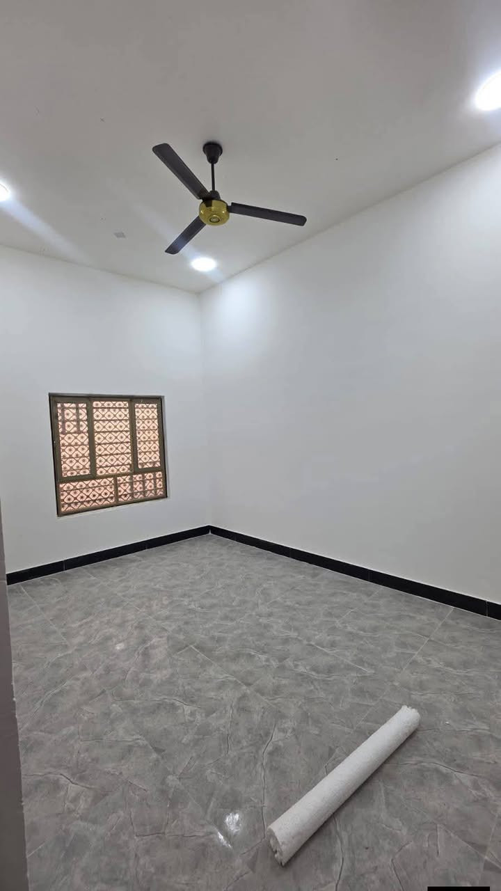 🏡 دار للبيع – جاهز للسكن

🎯 المساحة: 100 متر ركن على شارع 10 متر 

📜 الطابو: زراعي عراقي سند 25
📍 العنوان: البصرة – أبي الخصيب – ابو گوصره 

المواصفات:

غرفتين نوم
صالة 
مطبخ
دوانية
صحيات
جميع الخدمات متوفرة

💰 السعر:  58  مليون وبي مجال اتصل وتدلل

📞 للاستفسار: ***********
