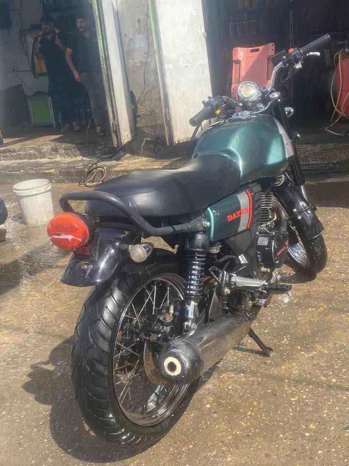 السلام عليكم شباب دراجة للبيع انوع دايوان الدراجة مكين 250 دراجة كفالة عامة برغي مامفتوح بيها الدراجة جديدة كلشي شغال سلف كهربائيات مكاني ميسان حي الحسين جديد مكلف بنشر رقم راعيها ‭0772 410 2744‬ الشراي يتصل
