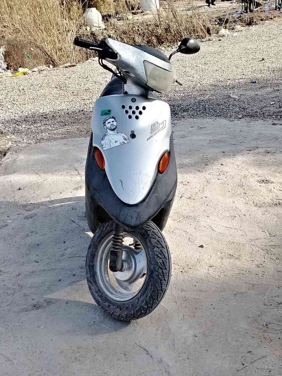 سلام عليكم دراجه بيجي نضيفه خير من الله كلوب شغال اشاير كابريتر جديد دبل جديد السعر 175 وبيه مجال مكاني حي الحكيم ***********
