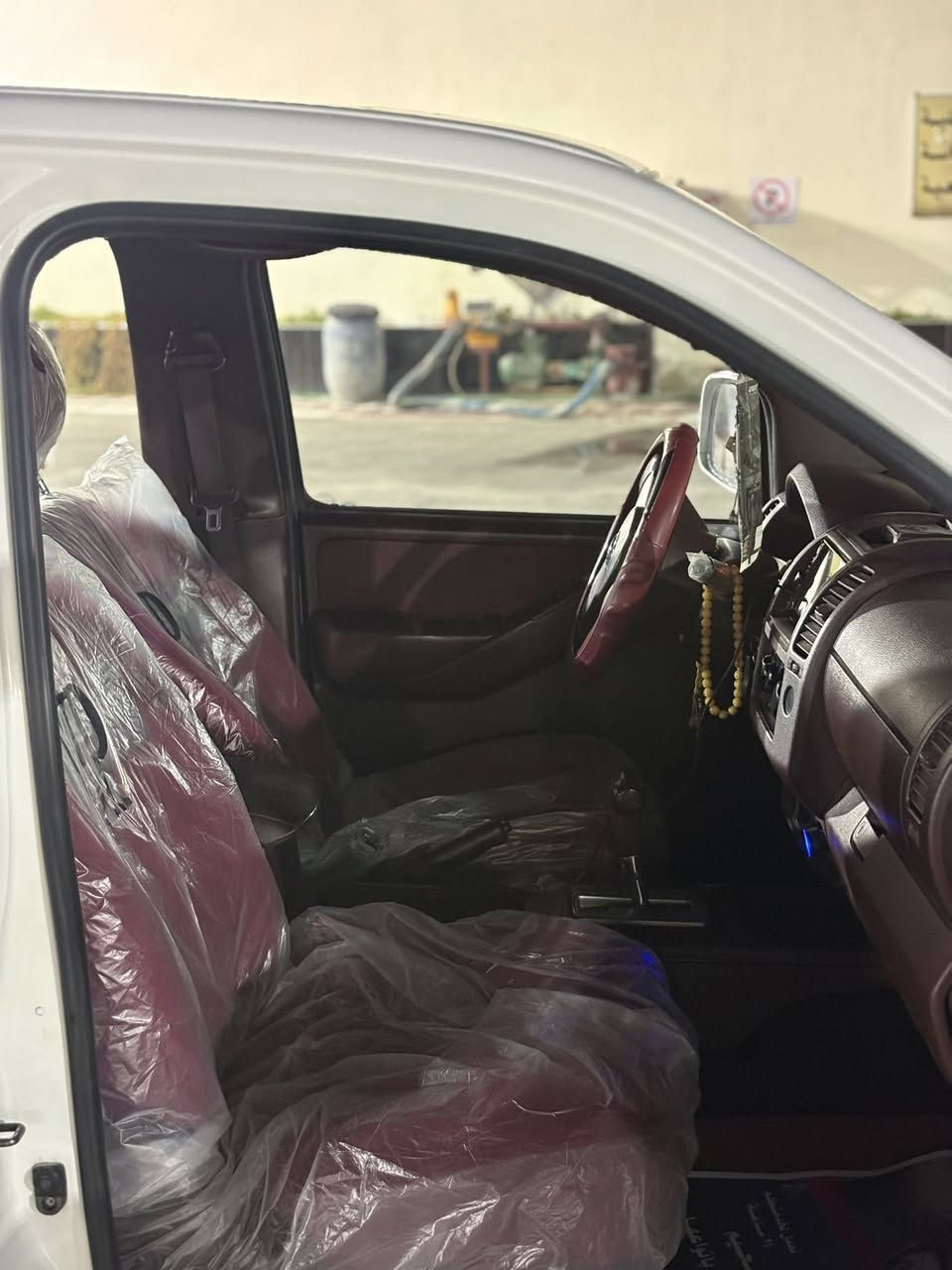 سلام عليكم نيفاره للبيع موديل 2011
سياره جاهزه كل نواقص مابيه مكينه وكير وحداده وتبريد وتدفئه شاشه اندرويد كامره مكينه مامفتوح برغي بيه سياره ع بلاد وجاهزه تخم تاير باتري جديد سياره مال جناي ومكفوله من الكلبه والجفيه والعيب الشرعي ماعده بيه وشات صبغ قليله سياره بسم عمي رقمه انكليزي جديد 
العنوان بصره 
السعر112وبيه مجال للشراي 
رقمي***********
