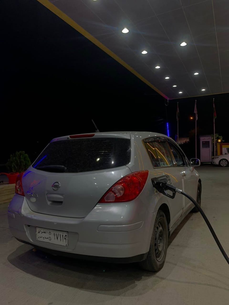 نیسان ڤێرسا 2009 
مکینە 2.0 
گێرو مەکینە بەشەرت برانەوە بەشەرت کێشەی مەدەنی و ئەولیات بەشەرت سەیارەکە پاکانییە هیچ کێشەیەکی مەدەنی نیە هەموو کوردستانی پێبکە 
مواسەفات چوار چام کارەبا شاشە ئایپاد تعکوم سوکان 
سەیارەکە حیزام بۆیاخە بێ ناوگرتن  58$وەرەقەو کەمێک مەجال 
سەیارەکە لە هەولێرە
*********** أربيل, العراق
