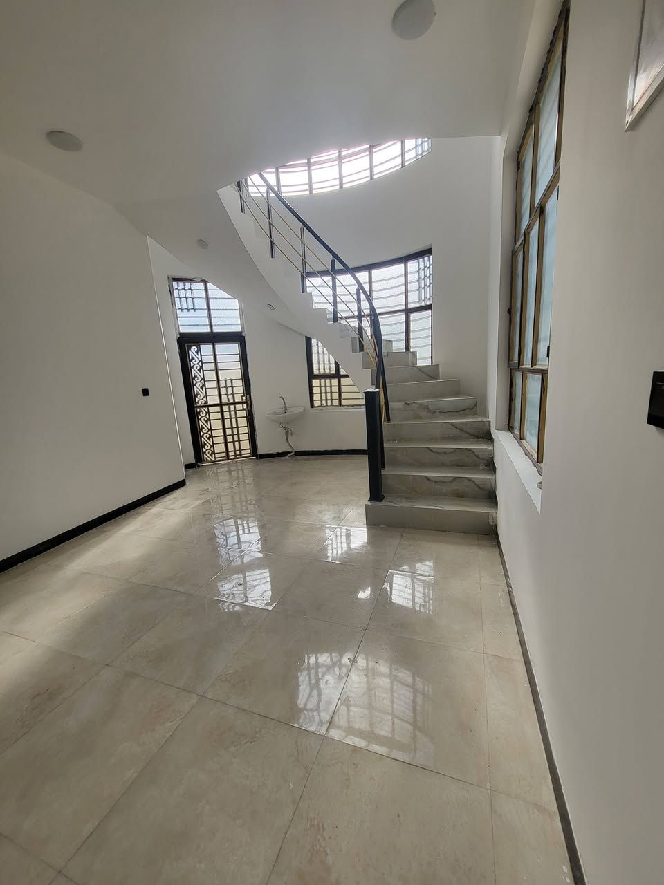 اللـهـم صـــــل علـــى محمــــدوال محمـــد
#داراللــبيع 
مـكـــانه بـابــــل حــي الصــحه
شــــــــــارع مسكوف البغدادي مقابيل مكتب حسين مارينه بالظبط 
شارع 10 متر تبليط للباب
ركن +ركن ع شارعين عرض الشارع الواحد 10 متر
كونكريت مسلح درجه اولى شغله امانة الله 
تجي وشوف بعينك 
هستوه طالع منه الخلفه 
تسليم مفاتيح مباشر🔑🔑

يــتكـون الـدار مـــن؛   2 .غــــــــرفه  
ســـتقـبال كبير   او هــــــول كبير  .  ومـطبخ .   وصـحـيات  وكـــــــراج سيارة مـــسـاحــــــه 160متر بالسند واقع حال 168
زراعي سنـــــــــد 25 
الســ  ـــعـــــ  ـــر.... وتفاصيل  اتصل   #الــواتـــسـاب 👇👇👇👇👇👇👇👇👇
 رقــــــــم الــــــهاتـف......  👈👈  ***********  واتساب 

    يرهم مراوس حسب القناعه

البيت عوزه بس غسل فقط
بالخير ع ياخذه 

...... اللـهـم صـــــل علـــى محمــــدوال محمـــد  ......
