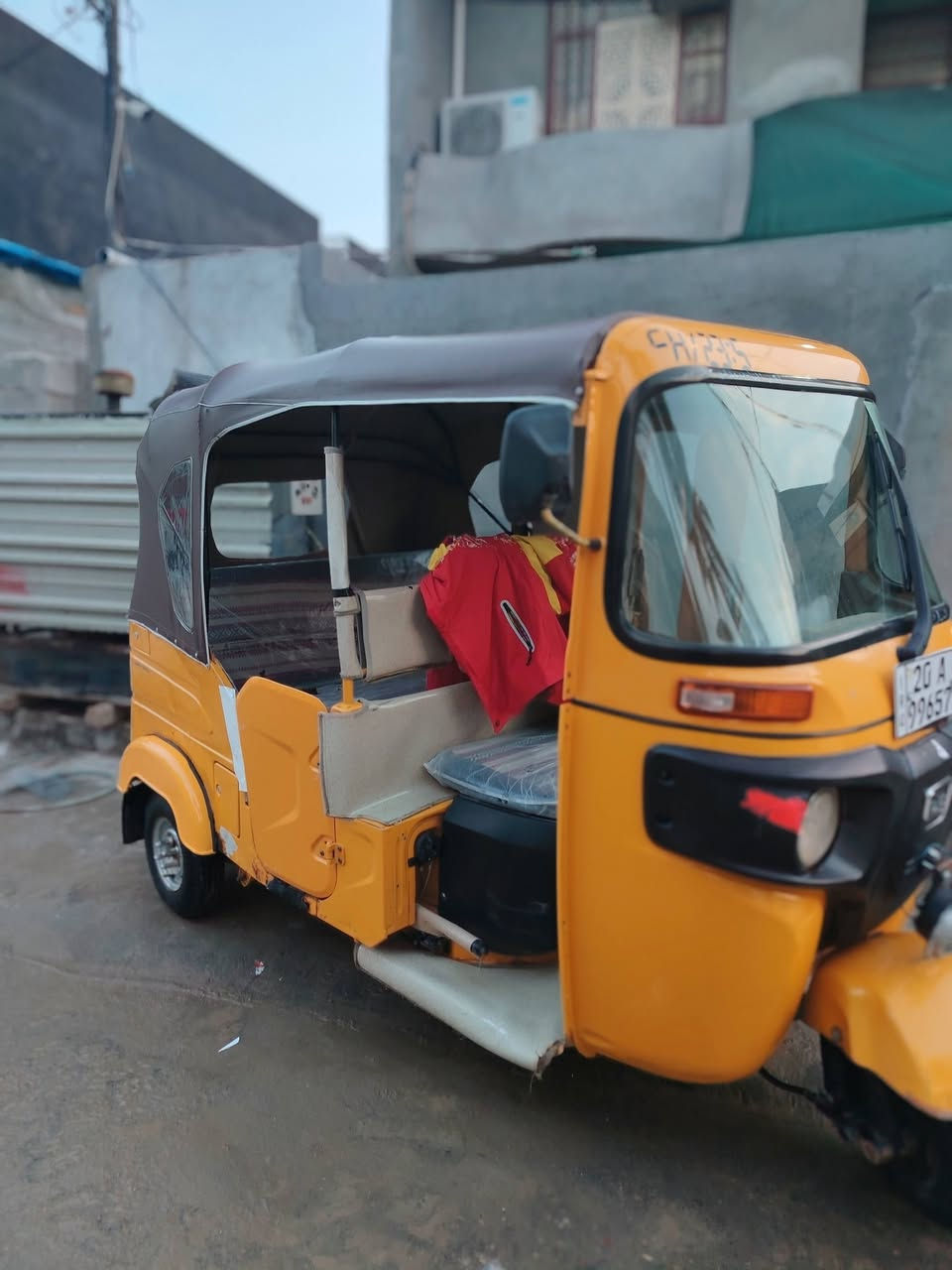 سلام عليكم تكتك للبيع مديل 21 مرقمه بسمي رقم انكليزي للبيع ب7700 تفاصيل اكثر اتصل *********** بعقوبه حي المعلمين
"
