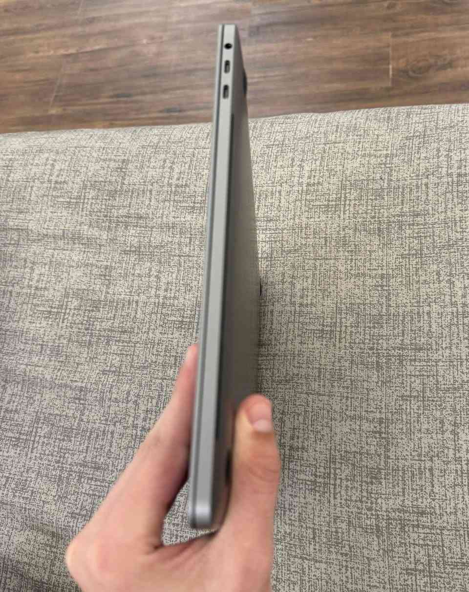 سلام عليكم عندي ماك بوك برو  2018  ذاكرة 512 حجم شاشة 15 انج core i7 الجهاز كامل ملحقات كارتون وشاحنة وكيبل الجهاز اني اشتريته جديد يعني ؏ ايدي الجهاز بحالة جدا جدا نظيفه مابيهة اي نقص واستعمالي الهة بسيط المواصفات موجوده بل صورة (ومو مال بالة) لا اني مشتريهة جديده ؏ ايدي يعني مع الكارتون وكامل ملحقات مكاني بغداد الدورة


**إذا كنت صاحب هذا الإعلان وتريد حذفه لأي سبب، رجاءا أرسل رسالة إلى الدعم الفني**