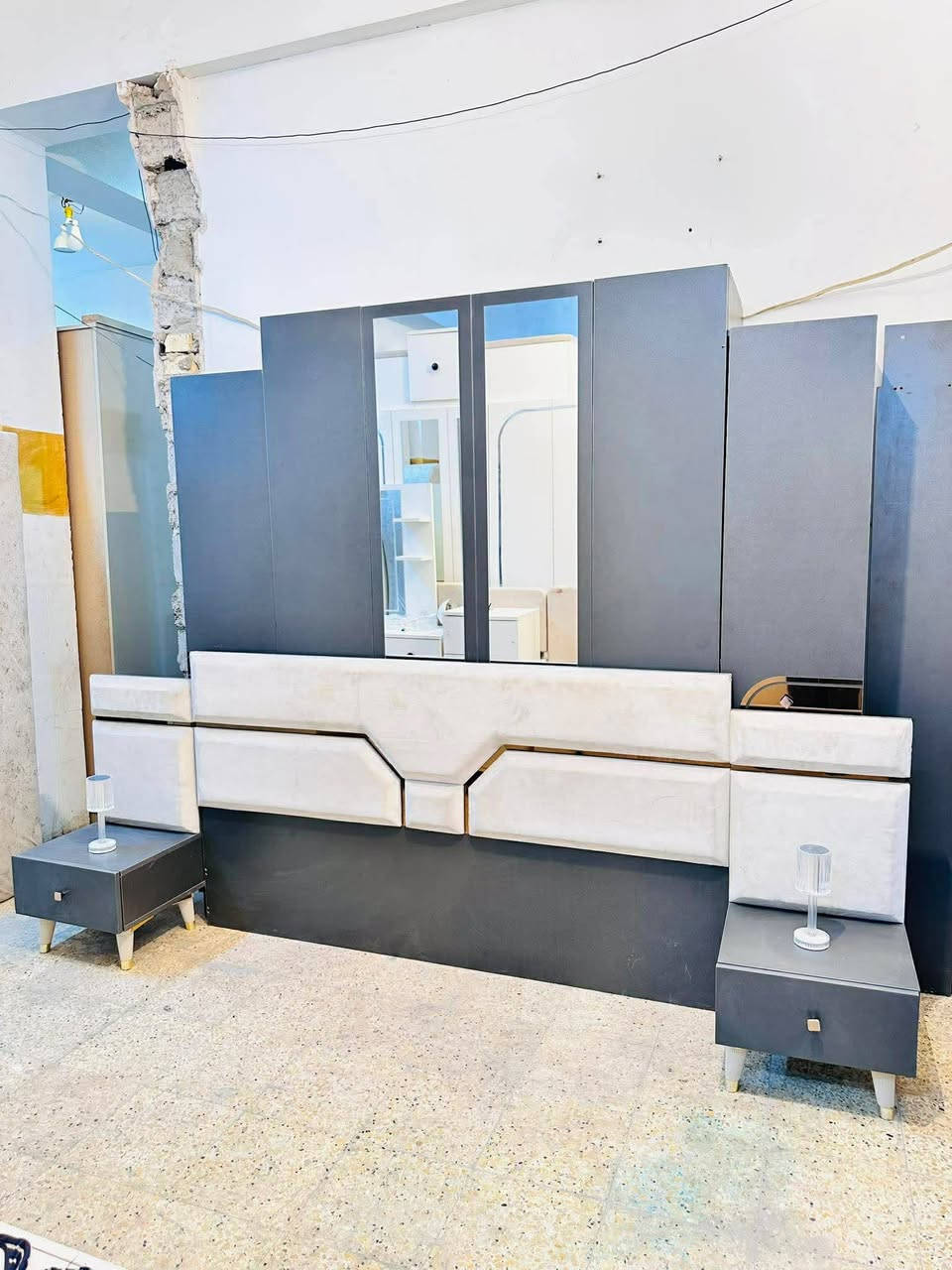 غرفة نوم تركي 🇹🇷مستخدم 
نضافه 90%💯 
5قطع 
سعره 525 الف 
+التوصيل والشد داخل بغداد مجاناً
@إشارة


**إذا كنت صاحب هذا الإعلان وتريد حذفه لأي سبب، رجاءا أرسل رسالة إلى الدعم الفني**