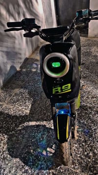 R9 2025 • بطاريات نص عمر • كفرات مثقوبة