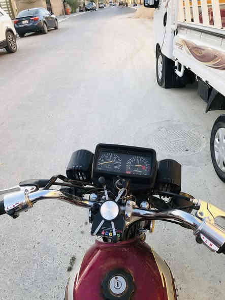 السلام عليكم 
ماطور نامه 17 للبيع 
شرط النظافة 
كلشي بي شغال لايتات اشارات عدادات 
قاري النمر .
عداد السرعة بس الكيلو متر واگف الثاني شغال 
السعر 360 وبي مجال بسيط 
للاستفسار ***********
