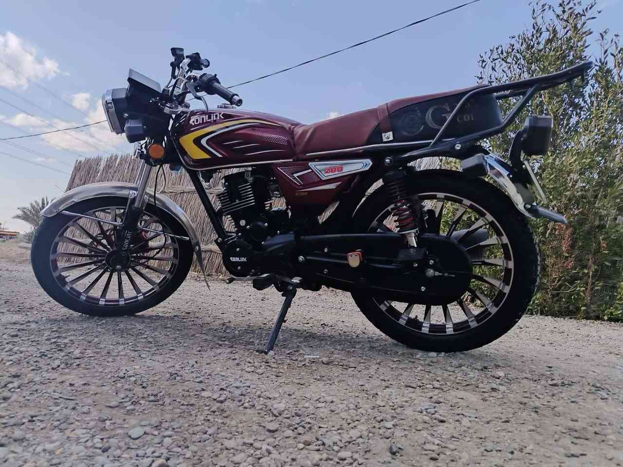 السلام عليكم دراجه البيع موديل 25محرك 200 دراجه سيفان  العنوان واسط عزيزيه سعر خاص وراق بغداد *********** /***********اسيا بي واتساب
