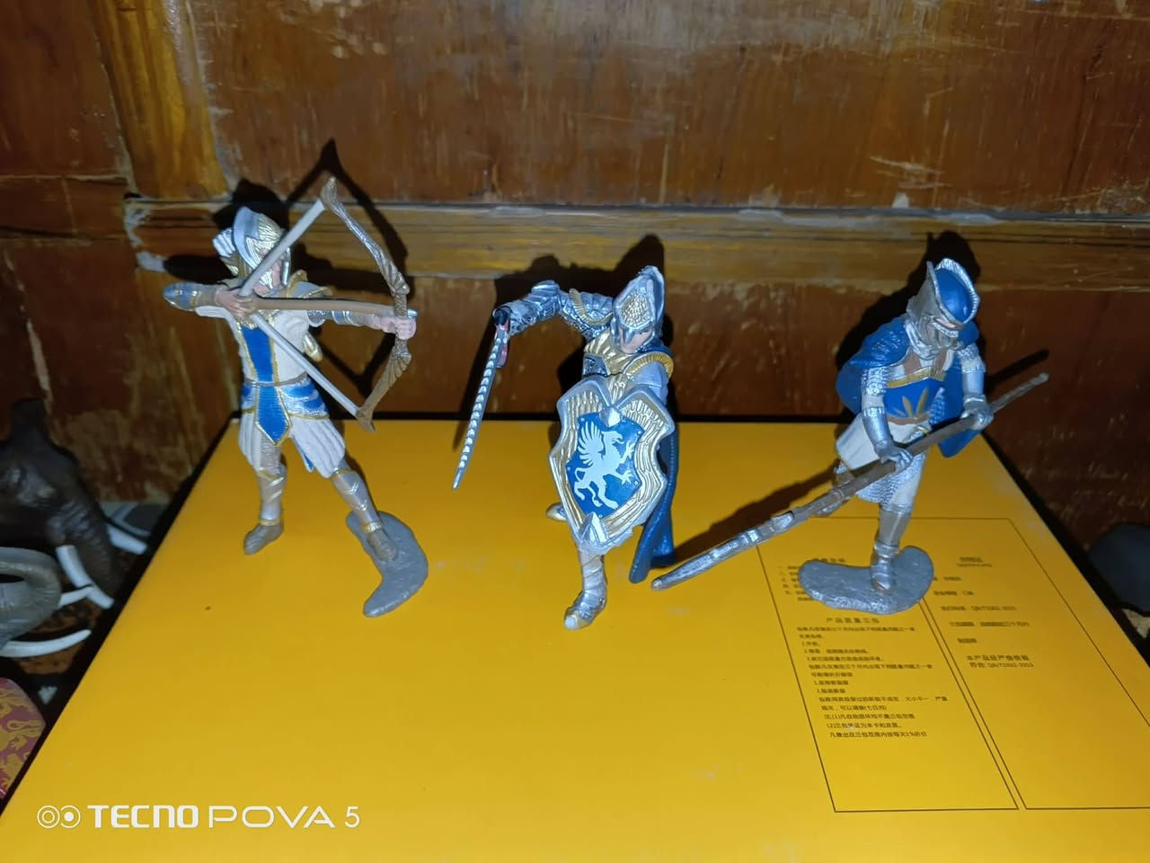 مجموعة فرسان وحيوانات من إنتاج شركه شلايش تقريبا 180 قطعه البيع للمجموعه كامله القطعه ٤.٥


**إذا كنت صاحب هذا الإعلان وتريد حذفه لأي سبب، رجاءا أرسل رسالة إلى الدعم الفني**