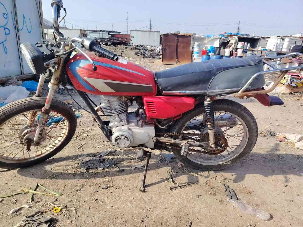 دراجه ٤ كير لبيع دراجه كلشي مابيها ابيعلك مكاتبه عن السرقه فقط. دراجه مال تروح لشغل وترجع بيها. سعر 225
وبيها مجال بسيط مكاني. ديوانيه الحمزه الشرقي
***********
