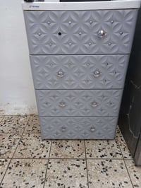 للبيع • خزائن