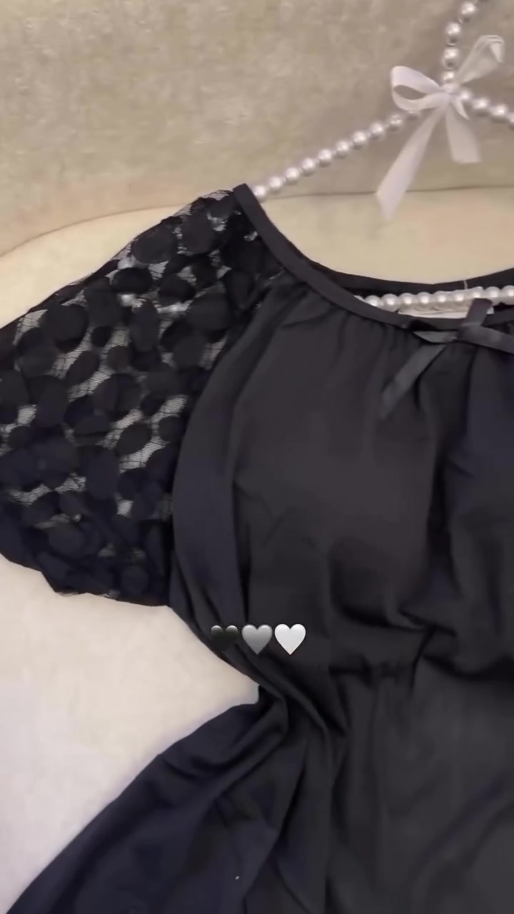 ✨ دشداشة الفانيلة الأكثر طلباً للمحرم ✨

🖤 خامة فانيلة زبدة 100% ناعمة ومريحة على الجسم
🖤 طول 90 سم يعطي ستايل مرتب وأنيق
🖤 مشغول كيبور بالأردان لمسة فخامة ورقي
🖤 فري سايز يناسب من وزن 55 إلى 85 كيلو
🖤 يخفي الامتلاء ويعطي راحة بالحركة طول اليوم 🌙🖤

لا تفوتج القطعة إذا تحبين الراحة والأناقة بنفس الوقت ✨
الكمية محدودة والحجز بالرسائل 📩🖤

#محرم #ملابس_محرم #trending #ملابس_نسائيه #usasarees


**إذا كنت صاحب هذا الإعلان وتريد حذفه لأي سبب، رجاءا أرسل رسالة إلى الدعم الفني**