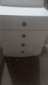 جرارات أطفال الألوان المعروضه موجودات عندي جديد تركي السعر ٤٠الف الواحد
للتواصل هذا رقمي واتساب ***********
