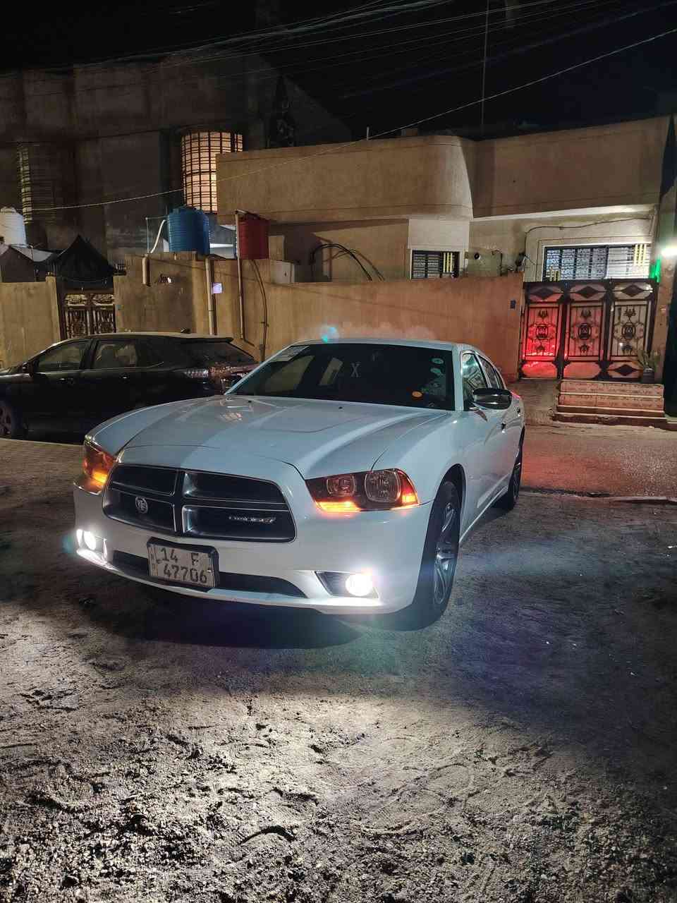 السلام عليكم
جارجر موديل ٢٠١٢ سياره كنديه بدون ضربه وبدون ايرباك 
السياره جديده معنئ الكلمه جاهزه من كلشي 
تخم تاير تبريد حداده امامي + خلفي بلمليم 
اكسل عربانه خلفيه مكينه كير كله بشرط 
السياره مانقصهه برغي تحويل مباشر 
عنواني بصره شط العرب السعر ١٥٥ 
***********
