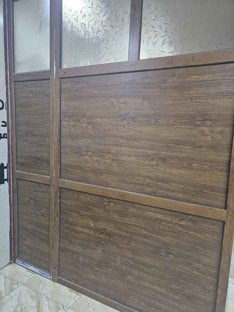 قاطع خشب صاج نظيف
مكان زيونة ويا جام و باب كامل 
سعرة ٢٥٠ وبي مجال 
*********** والرقم بي واتس ايضا

