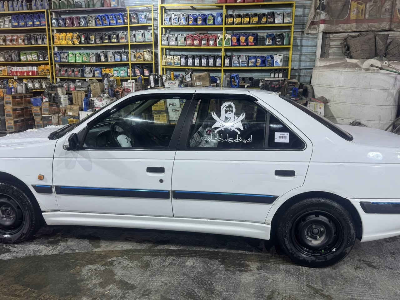 السلام عليكم بيجو بارص 2015
السيارة مكفولة من الصبغ والضربه بيها بس حاجب البنيد والجاملغ الامامي صوب الصدر 

خياساتها كلش قليلة 

حدادية جديدة 

تخم تاير 

منظومة زنون

السيارة كاعده ماناقصه اي شي 

رقم انكليزي 

صاعده هزه جديده 

راعيها موجود مداور ثاني يوم

السعر 55 وبيها مجال مكاني نجف 

تواصل ***********
