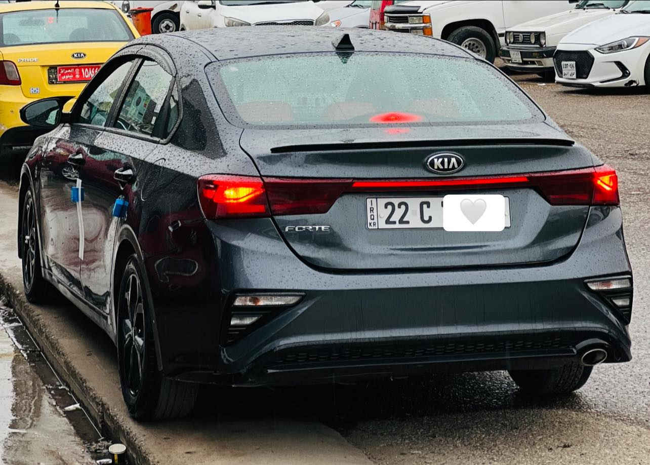 السلام عليكم كيا فورتي2019 السعر 130وبيها مجال بسيط ضررها بنيد وسوناره مرفق بلمنشور
نص فول معروفه مواصفات الفورتي 
مكينه شرط كير محور اي تي
سياره جديده هزه سنويا كله جديد 
كابون مابيها ماشيه96
مكان السياره موصل الايسر معرض الكرم
للاتصال ***********/***********
