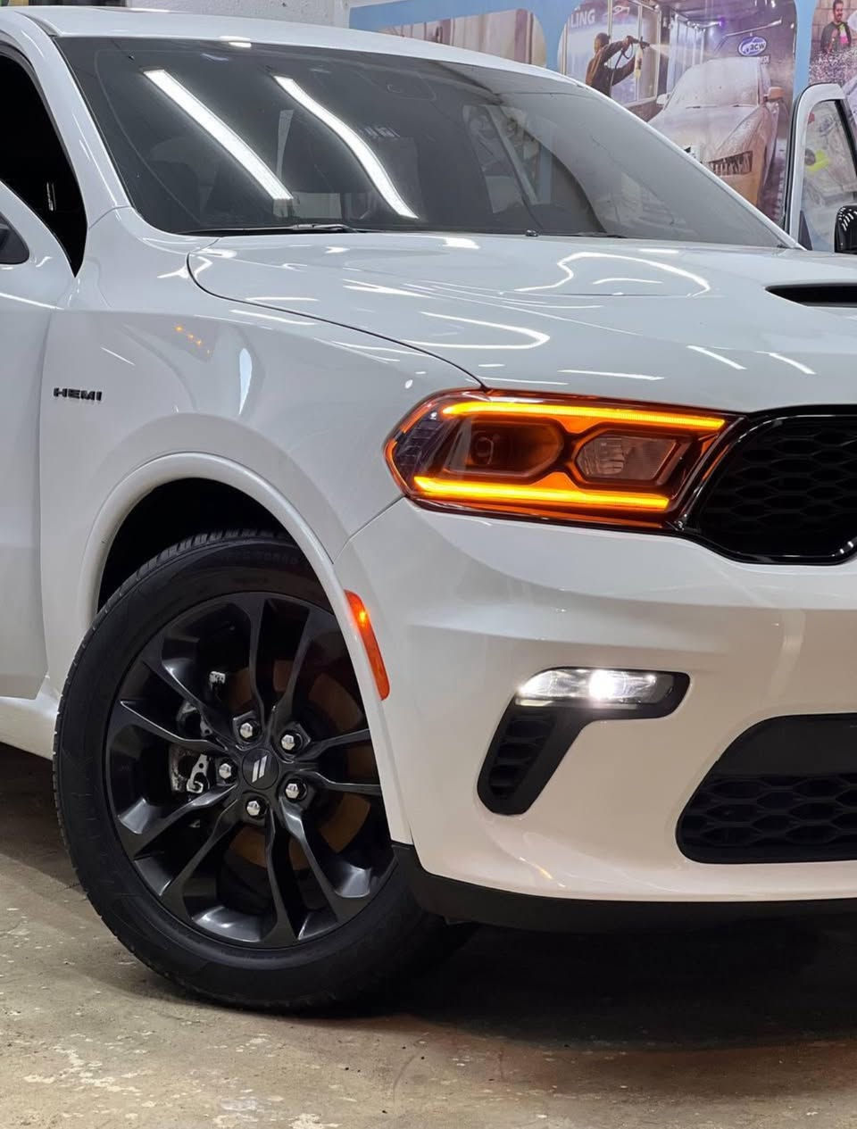 دورانكو 2021         RT
محرك 8 سلندر RT هيمي بلاك توب
ماشية 40 الف استخدام شخصي فور ويل
الكشن تدفئة وتبريد + كهرباء + منفصل Vip كشن ذاكرة
فتحة سقف وباقي تفاصيل الفول
الشواصي سليمات يعني بدون شاصي
رقم بغداد 
الحادث مرفق بالمنشور تبديل بنيد وجاملغ
بيها باب كلير صبغ من امريكا مصنعي
رقم الهاتف ***********
المكان العمارة
السعر 285
سيارة ما متعوبة مال بيت الله شاهد تجي وتشوف بعينك
