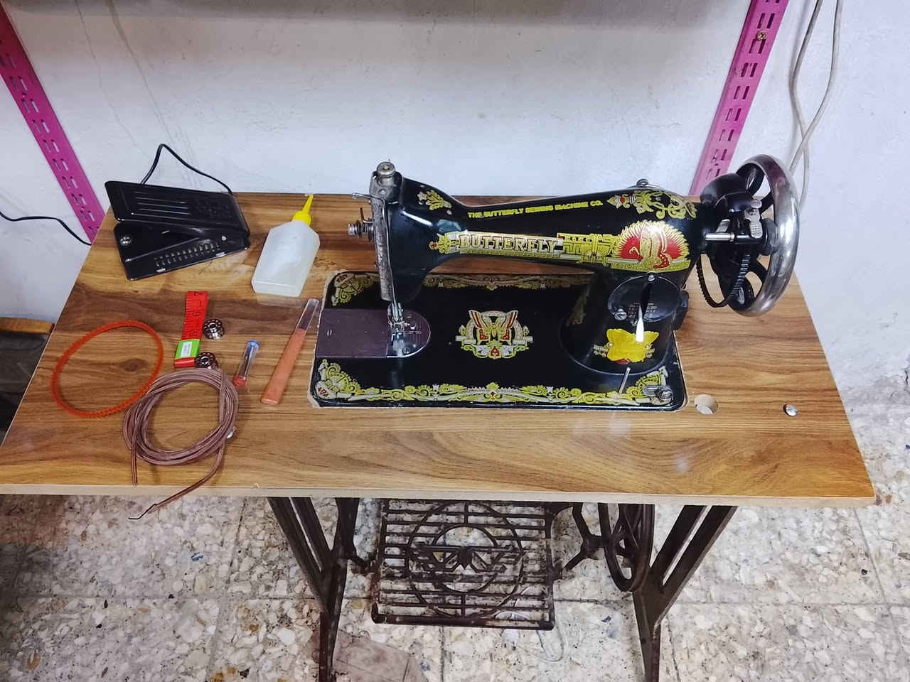 مكائن اصليه قديمه مع الميز وتوصيل للكافه العراق 100.وتوصيل مجاني لكافه العراق  تخيط رجل وكهرباء للحجز خاص


**إذا كنت صاحب هذا الإعلان وتريد حذفه لأي سبب، رجاءا أرسل رسالة إلى الدعم الفني**