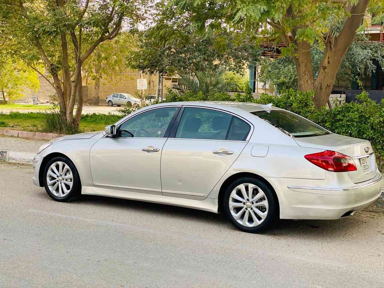 جنيزز مديل 2013امريكي حادثه جاملغ وبنيد بدون داخل باقي السياره مكفوله من الضربه والصبغ سياره جديده وجاهزه حداديه تخم تاير محرك وكير مكفولات محرك 6سلندر مواصفات شاشه كامره تحكم استيرن بصمه تشقيل بصمه ابواب داخل بيجي كشنات جلد وكهربائي مري شفط رقم أربيل دولي السعر 108مع مجال للأستفسار ***********مكان السياره كربلاء( مكلف بالنشر ) كربلاء, العراق
