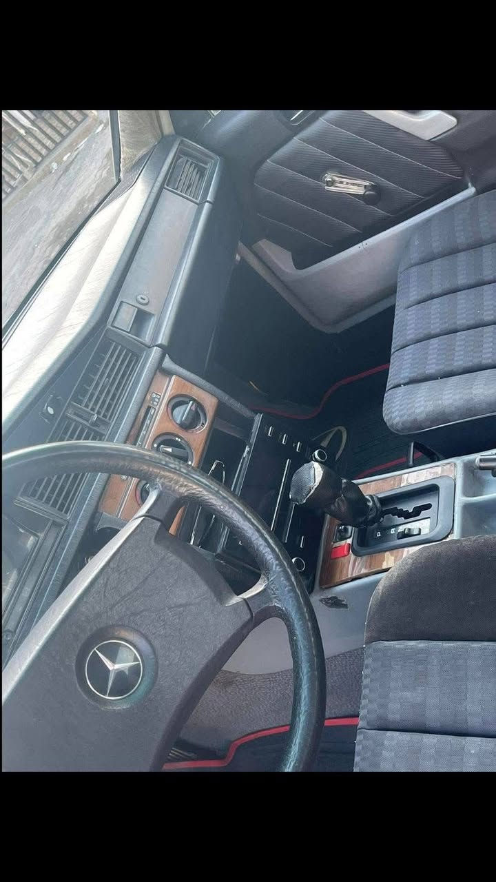 سلام عليكم مارسدس مكفوله كفاله عامه سياره جاهزه مفوله السعر ٦٠ /***********
