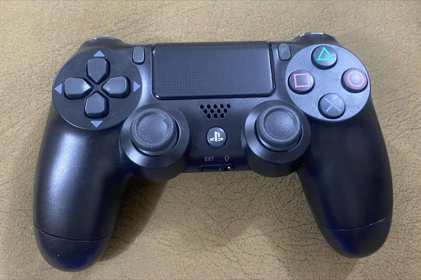 السلام عليكم 
للبيع جويستك بلي ٤ ps4 تجاري درجة اولى اشتريتها وما استخدمتها مكاني بغداد الغزالية


**إذا كنت صاحب هذا الإعلان وتريد حذفه لأي سبب، رجاءا أرسل رسالة إلى الدعم الفني**