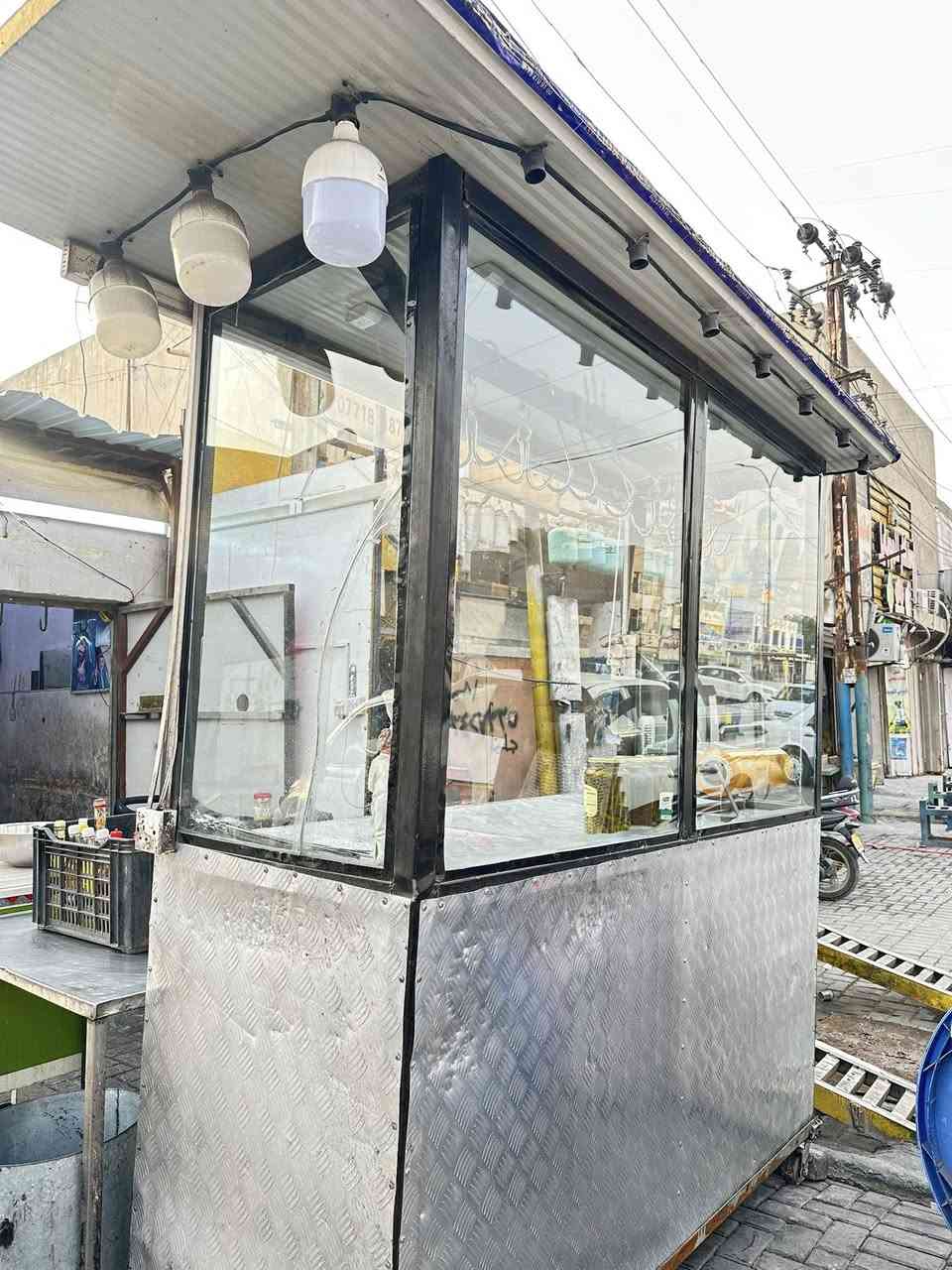 سلام عليكم جام خانه مشويات للبيع عرضه ٢ متر ارتفاع ٢ متر وشوي سعرها ٣٠٠ بيها مجال مكاني مدينه الصدر الحبيبيه ***********
