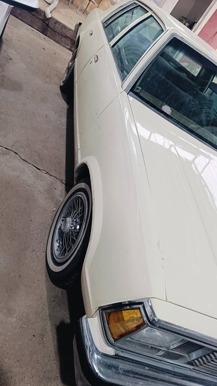 السلام عليكم 
للبيع ماليبو  
محرك سته 
كير تعليك
شرط الوكاله والتحويل 
سعر 47 بس مجال
فخم امامي خلفي جديد 
مكان السياره برطله سهل نينوى معارض برطله بانوراما 
للاستفسار 
***********
***********
