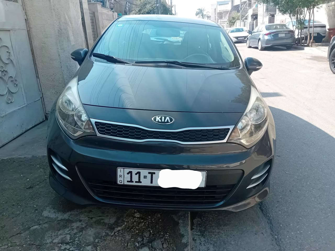 سلام عليكم
كيا ريو موديل 2015 
السيارة فول مواصفات بدون صبغ خليجية فتحة بصمة مري شفط + كهرباء 4 جام كهرباء 5 ويل كب تدفئة تبريد مكينة كير تخم تاير جاهزة على 24 حباية مال جناي 
السعر : 94 وبيها مجال شي بسيط
عنواني : بغداد - حي العامل
رقمي واتساب : ***********
رقمي الثاني : ***********
