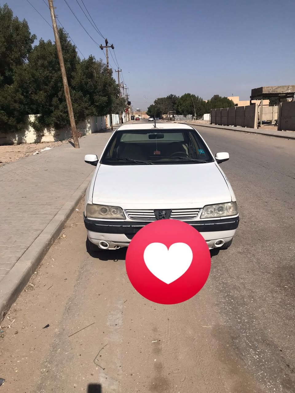 قبيجو 405 للبيع موديل 2014 لميس مكينه خيط بخار وحداديه وسط و بيها جامله وباردات سعرها 33 وبيها مجال رقم بيه وساب ***********
