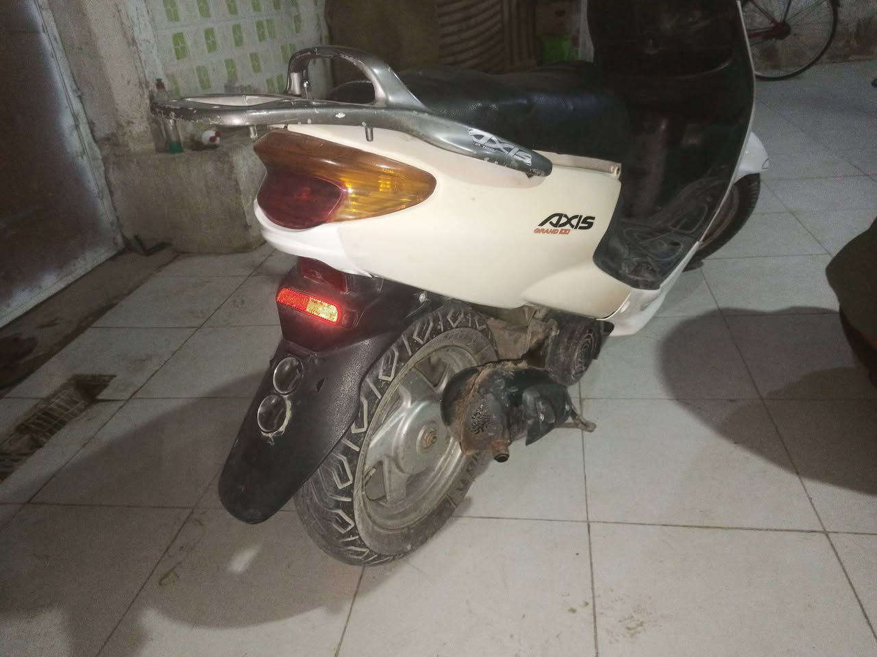 السلام عليكم 
دراجه اكزز 
سرعه 120مو 100 
مفتوحه فقط بوشه 
اشاير ولايت وبك لايت وهورن ودبلات كلشي شغال 
تاخذه ربع ماتذب عليها 
شرط شلعه ومعدل 
تواير جدد 
ما ناقصه اي شي شغل واطلع وين ماتريد
بيع او مراوس حسب القناعه
السعر 450وبيها مجال والشراي يتدلل
مكاني ناصريه مركز 

للتوصل خاص 
او علق واني اراسلك


**إذا كنت صاحب هذا الإعلان وتريد حذفه لأي سبب، رجاءا أرسل رسالة إلى الدعم الفني**