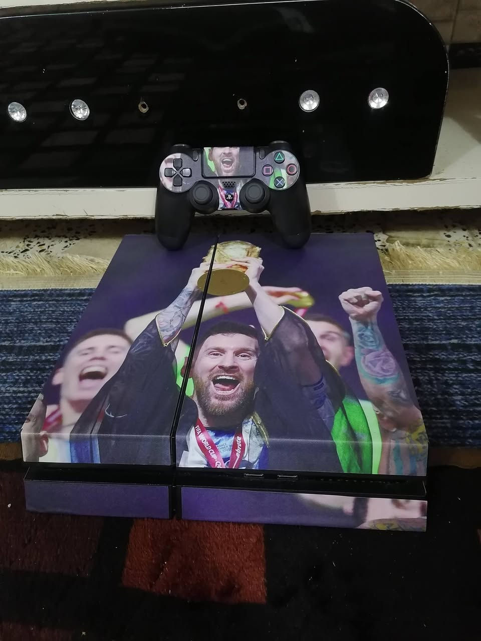 *********** جهاز بلاي 4 مهكر داخل الجهاز 10 العاب سعر 190
