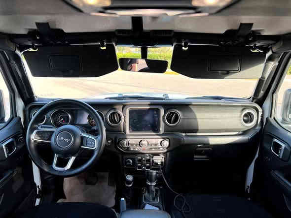 جيب كلاديتور ٢٠٢١  كلين
محرك ٦ سلندر 
ماشية ٣١ الف كم 
سعر ٣٢٠ بيها مجال
***********
