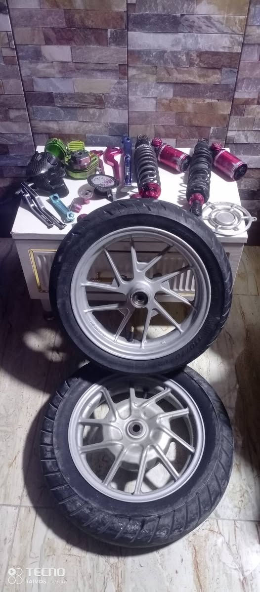 سلام عليكم غراض  كلمن وسعرة فقط سكنس الخاص ما جاوب تريد شي خابرني وتدلل ***********
