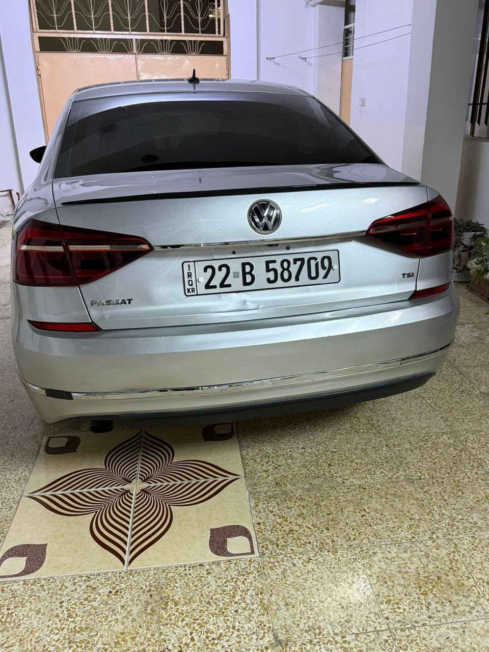 السلام عليكم
باسات 2017
قطعتين صبغ
بدون داخل بدون ايرباك
كير محرك كفاله
محرك ١٨ مرغوب 
أرقام سنويه جديده
ماشيه ١٢٥ m
سياره كامله و جاهزا
العنوان قضاء الشيخان
السعر 126مجال
***********
