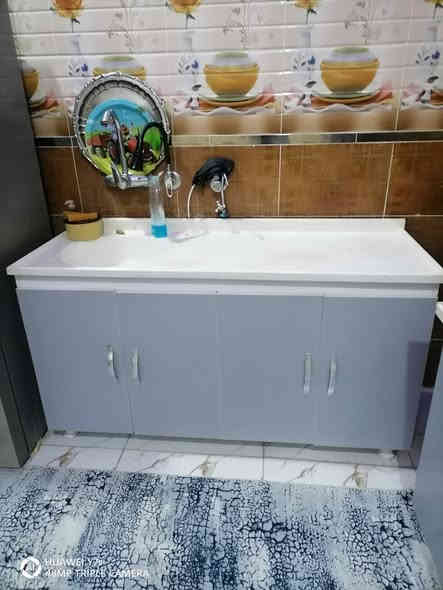 السلا عيكم كاونتر مترين ونص +سنك متر ونص طول كامل 4متر  خشب يج دي إيف  مقاوم للماء السعر 600 بيه مجال  قليل مبايل ***********
