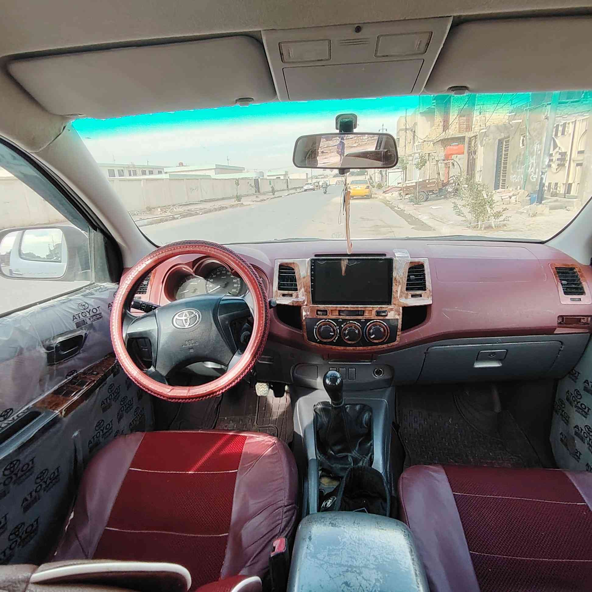 سلام عليكم سياره بيكم هايلوكس 15 سياره مكفولات من مكينه شاصي دخوال جديد بيه سنويه والوحات طبق الأصل وين ما يعجب دك حسابه سياره جديده ماشي الف 130 السعر 118 وبيه مجال *********** مكاني كربلاه
