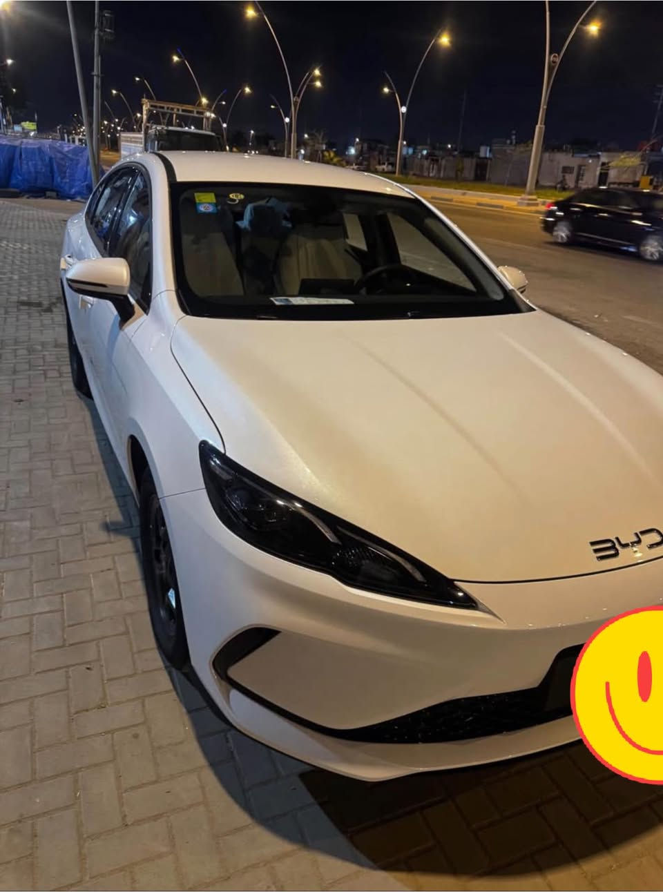 السلام عليكم للبيع بي وايدي مديل 2025
سيل5معروفه موصفها سياره كفاله عامه
ماشيه ١٤ ألف رقم بغداد تحويل ثاني يوم
سياره جديد عله وضع الشركه داخل جلد
السعر 18500مجال بسيط الشراي. 
للاتصال  ***********
