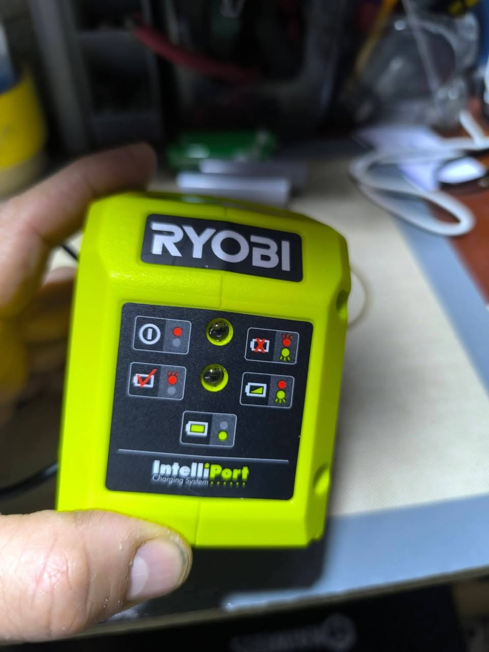 تواصل خاص او واتساب ***********
