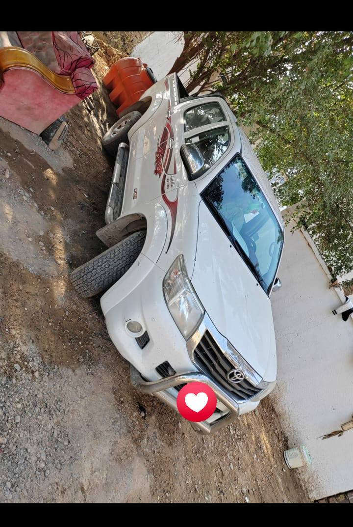 سلام عليكم اخوان سياره للبيع موديل 2015 سعودي ام الدعاء اوتماتيك بانزين ((رقم واسط))حساس امامي وخلفي سنويه مجدده 2028 تحويل مباشر ماشيه 200 الف وشويه السياره مال جناي سبانه ما محطوط عليها السعر 240 وبيها مجال قليل ***********//***********((ولمو شراي لا يتصل))
