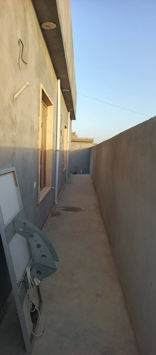 السلام عليكم دار للبيع مساحه الارظ نص دونم العنوان الحجاج قريه السعد تفاصيل داخل الفيديو 
البيت كامل بس واجه بقيته والبايات مال الدرج موجدات والارظيه مال الطرمه موجوده بس تنشغل
اتصال
***********
***********
