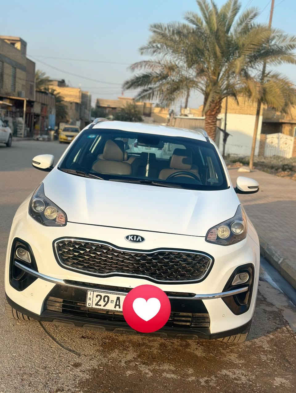 السلام عليكم 
سبورتج 
موديل 2020 
خليجي 
مكفوله كفاله عامه 
ماشيه 75 
شاشه اصليه كاربلي 
تخم تاير جديد 
ستيرن فول 
تبريد قطعتين 
رقم واسط بسمي تحويل مباشر 
سعر 210 وبيها مجال 
العنوان واسط مركز المدينه 
تلفون ***********
