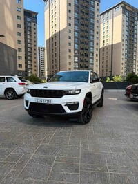 جيب موديل 2024 وكالة هارلم جيب شيروكي 4X4  بلاك توب     Altitude التيو...