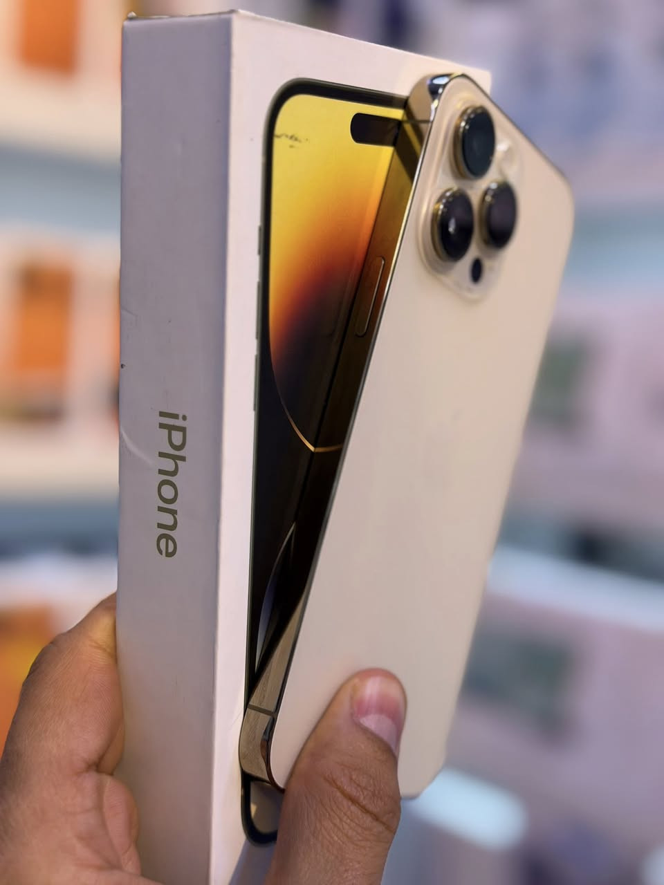 ايفون 14 برو ماكس دبل سيم كارت وكاله اصلي ذاكره 256 بطاريه 92 نضافه شخط واحد مابي جهاز لا مفتوح ولا مصلح ضمان 5 ايام من مركز وين ميعجبك افحص على حاسبه كله نورمال وتر بروف الون مميز دزيرت 
السعر 900 الف قفل اقوى سعر العنوان بغداد البياع شارع  عشرين 
🟦ومتوفر اقساط على مصرف الرافدين فقط 
هاتف ***********📞📞👉
هاتف ***********📞📞👉
