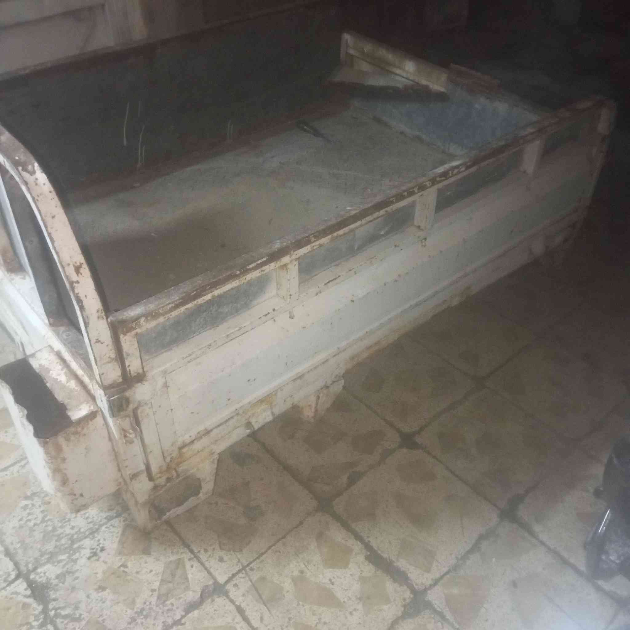 سلام عليكم تغلف للبيع سعر 25 قفل مكاني غراف ***********
