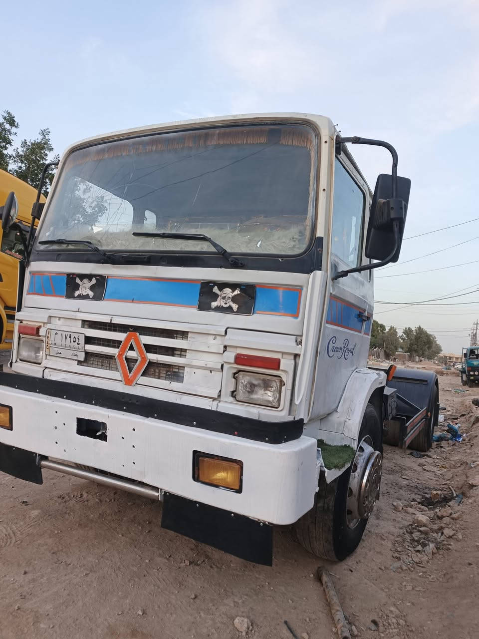 للييع رينو موديل 1993 رقم بغداد سنويه حمل وكاله عامه بسمي محرك جديد طول 6 متر ((السعر 50 ورقة))مكان الديوانيةة
الرقم:  ***********
